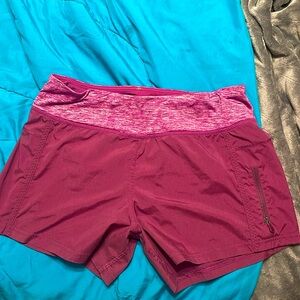 Lululemon track that "4 size 6